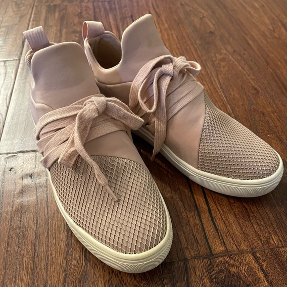 Steve Madden Sneakers - Picture 1 of 4